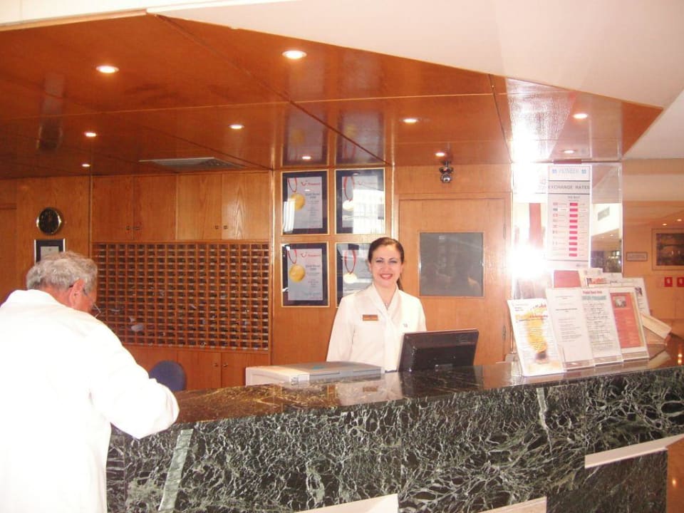 Maria von der Rezeption  TUI BLUE Pioneer Beach