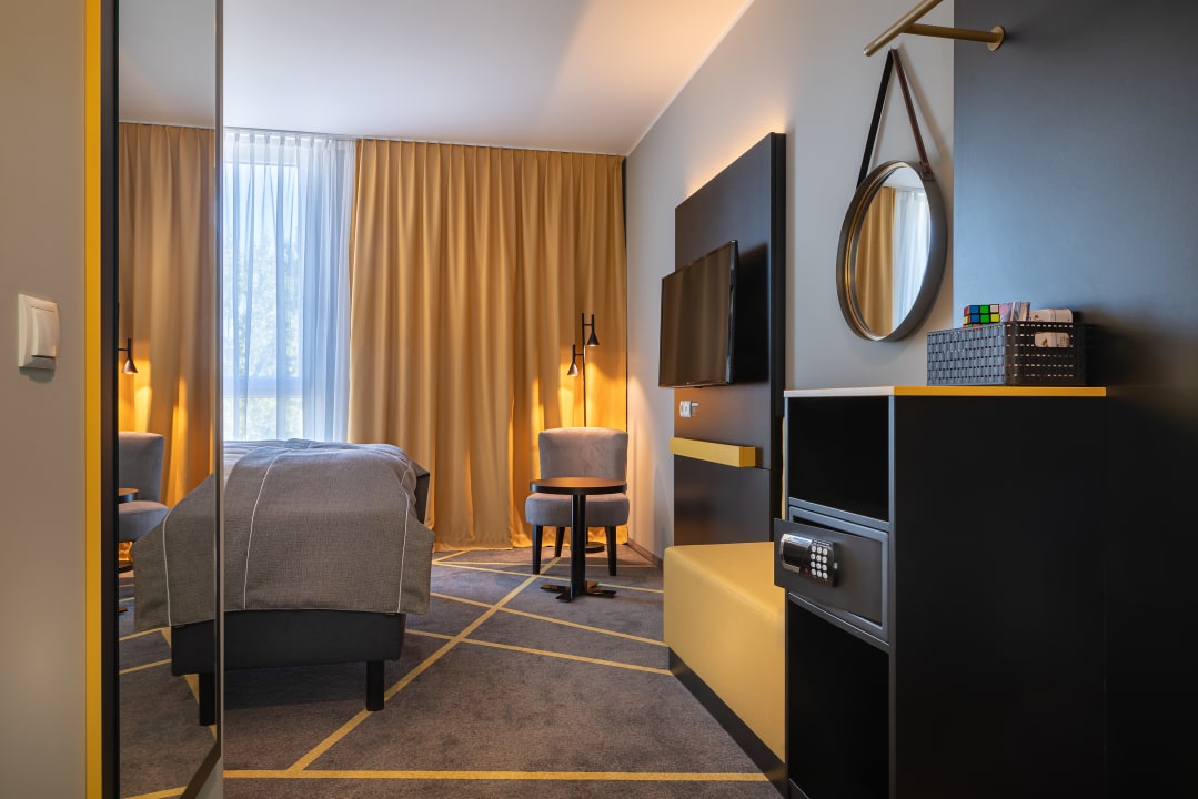 Zimmer Holiday Inn - the niu, Fury Aschheim Messe