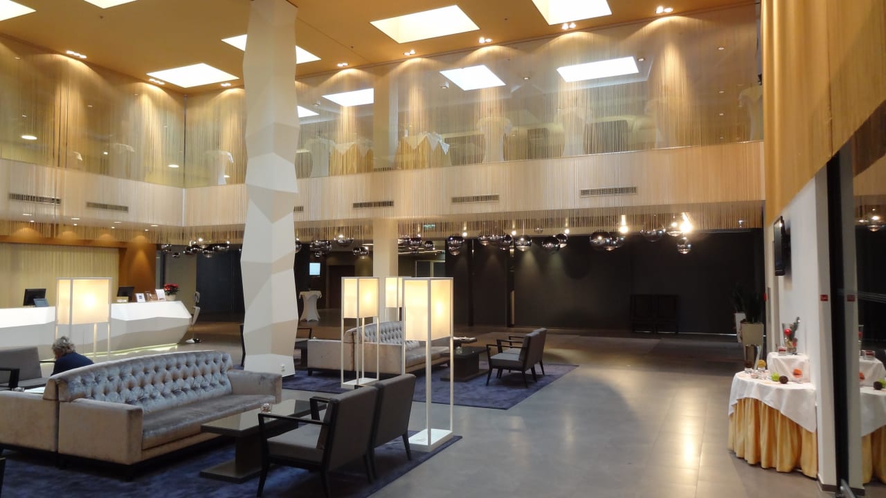 Lobby DoubleTree by Hilton Vienna Schonbrunn