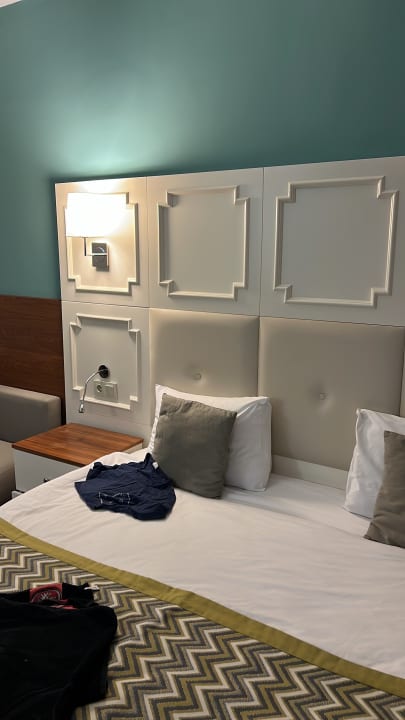 Zimmer Well Palace Side