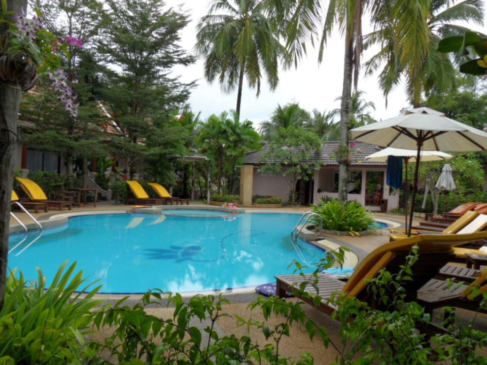 Pool im Bungalowbereich Fanari Khaolak Resort