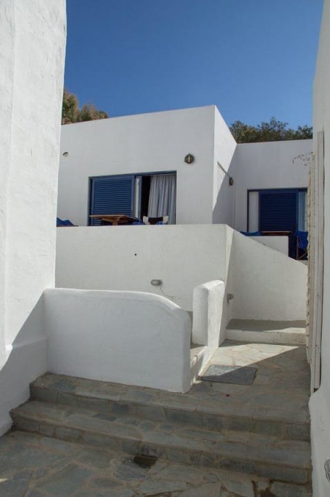 Blick auf einen Bungalow Typ B mit Meerblick Knossos Beach Bungalows Suites Resort & Spa