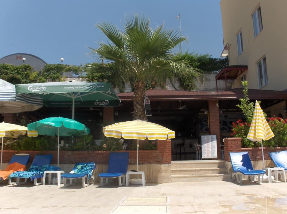 Poolbar  Hotel Kervan