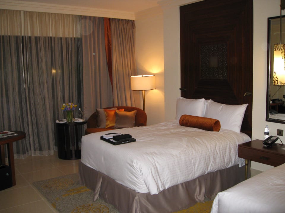 Ein von 2 Betten Fairmont Bab Al Bahr