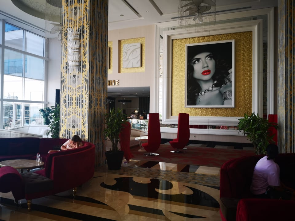 Lobby Azura Deluxe Resort & Spa Hotel