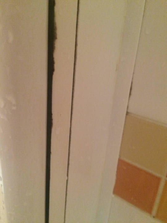 Schimmel im Bad Paradise Bay Resort Hotel