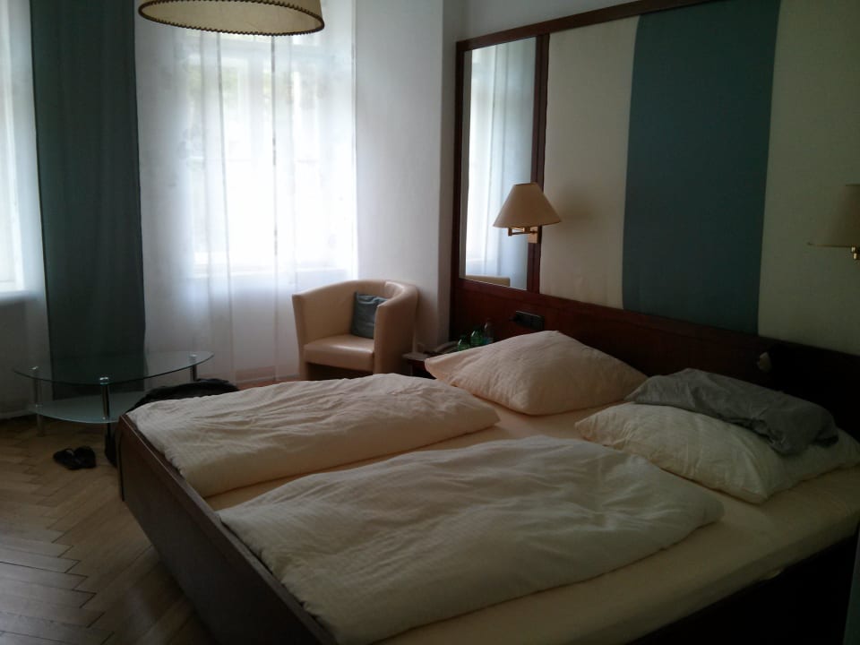 Hotelzimmer Hotel Uhland