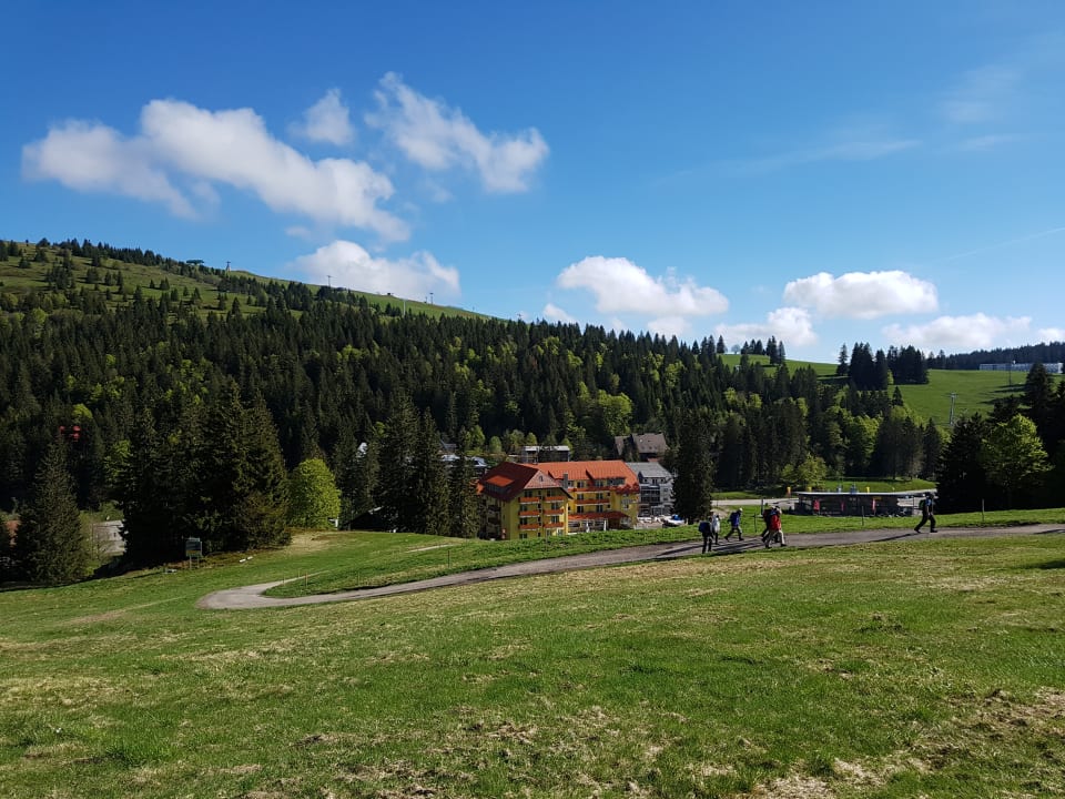 Außenansicht Burg Hotel Feldberg