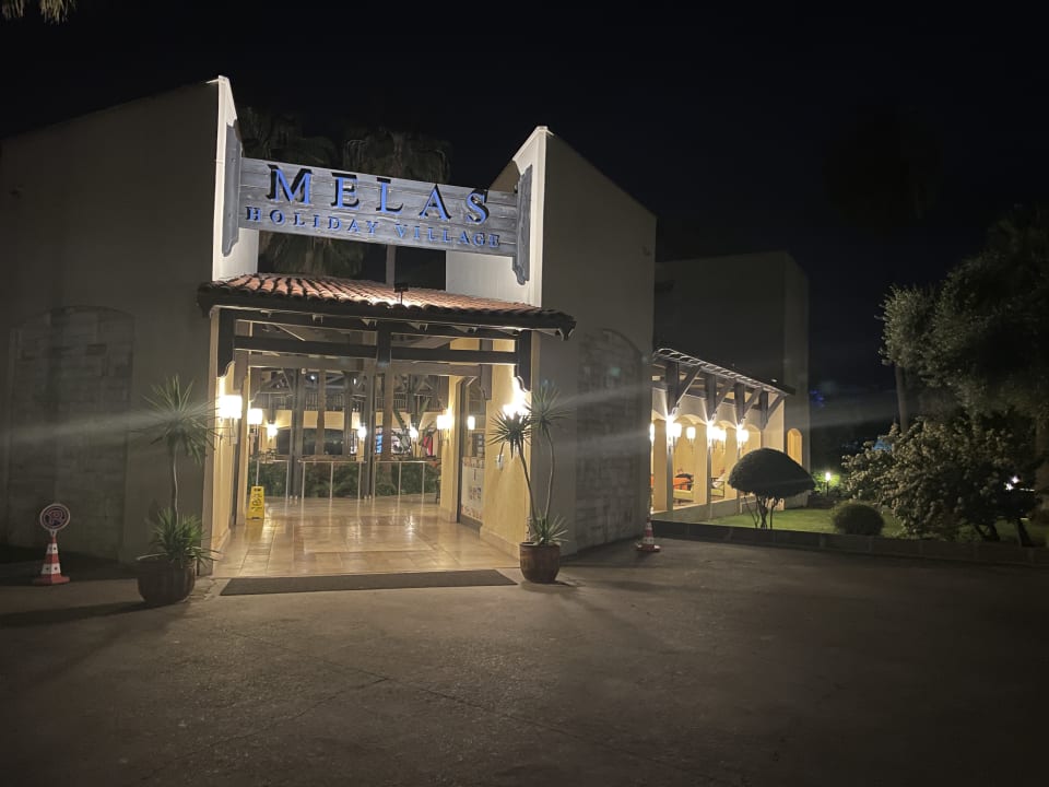 Außenansicht Melas Holiday Village