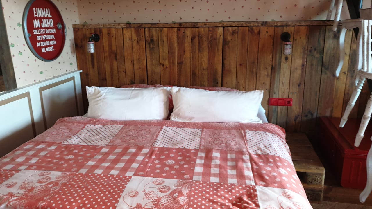 Zimmer Alles Paletti Karls Upcycling Hotel