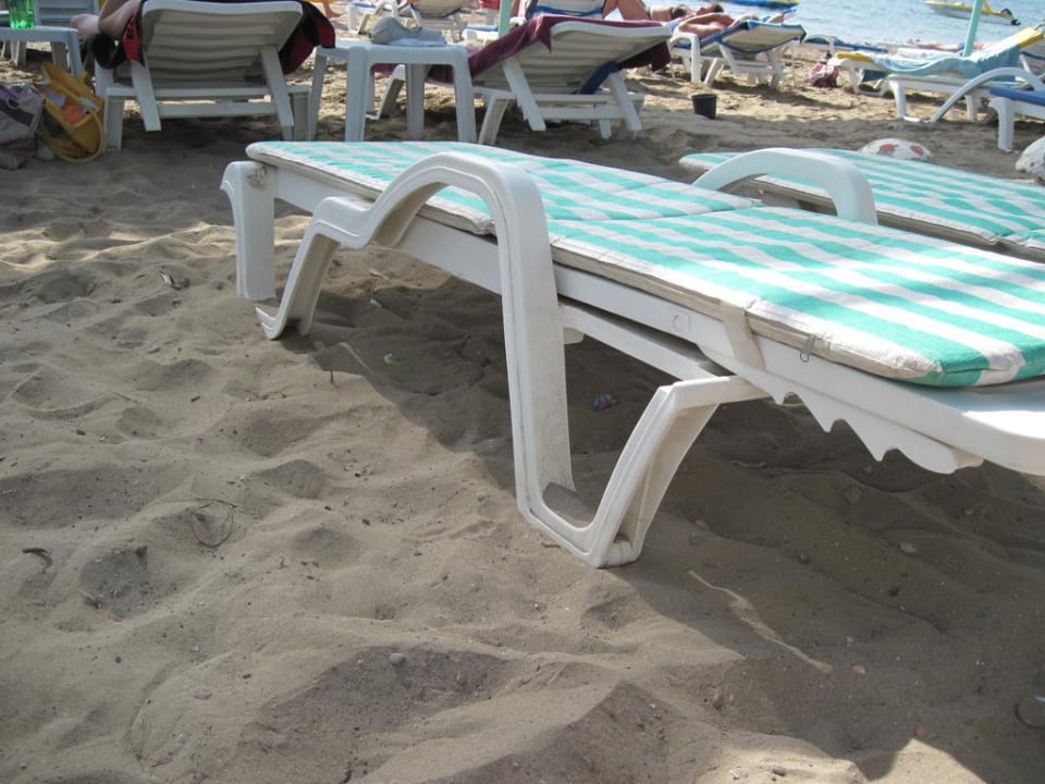 Dreck im Sand La Vita's Hotel