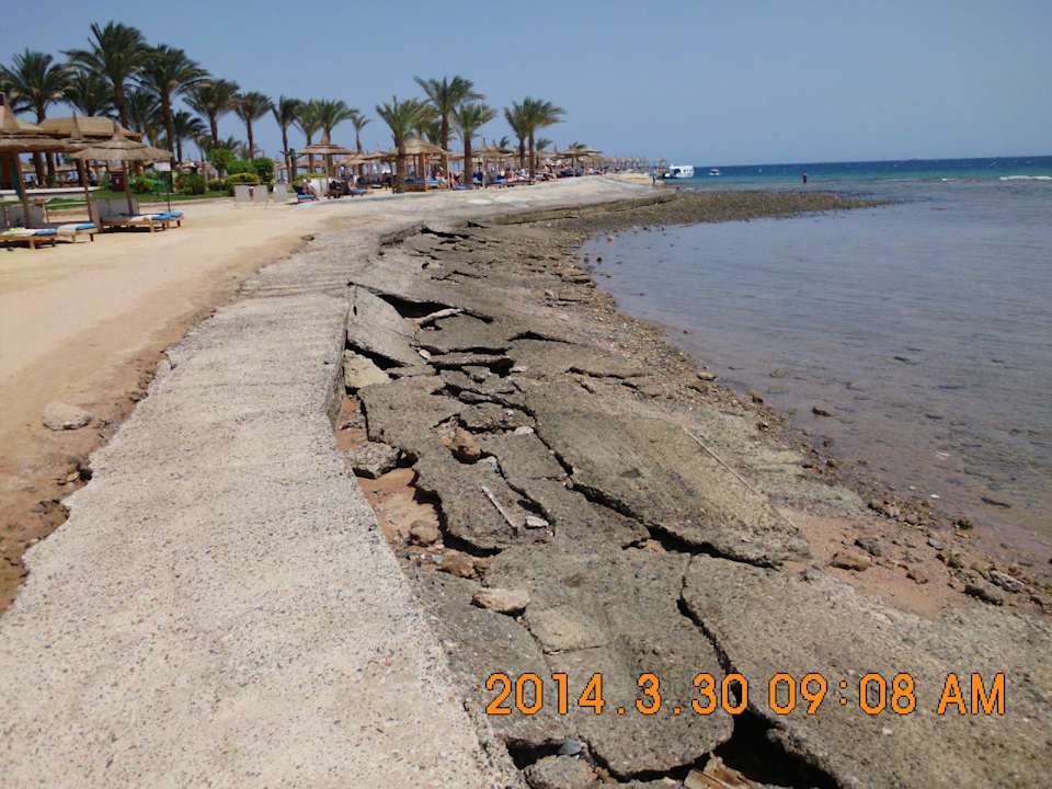 Defekte Betonkante zum Wasser Pickalbatros Palace Resort