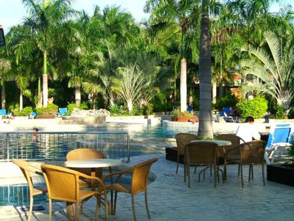 Ruhepool bei den Villas Villas Bavaro Resort & Spa