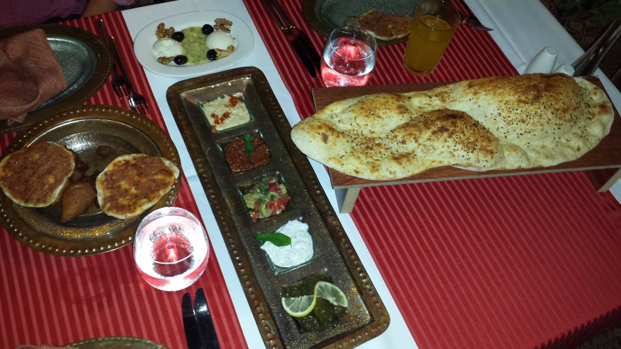 Kebabhouse lecker und service sehr gut. VONRESORT Golden Coast