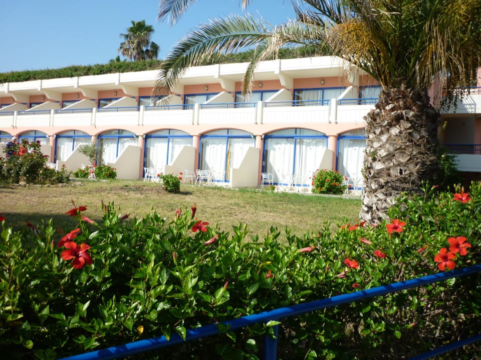 Zimmeransicht von außen Kresten Palace Hotel