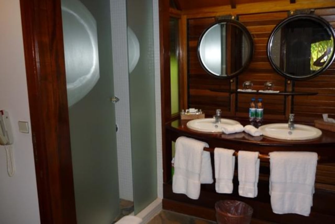 Bad Hotel Bora Bora Lagoon Resort
