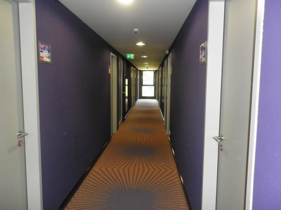 Korridor der 2. Etage  MEININGER Hotel Frankfurt/Main Airport