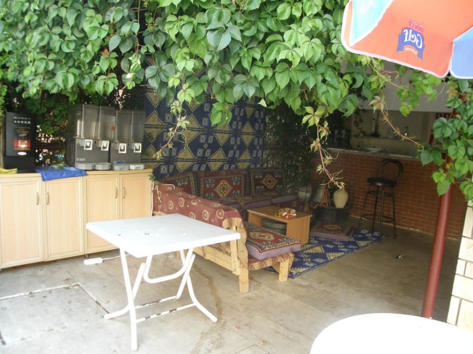 Baru przy basenie brak Bella Bravo Suite Hotel