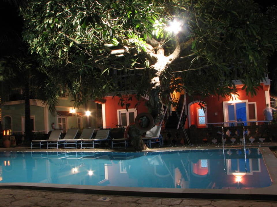 Pool bei Nacht Hotel Aldeia Santa Rita