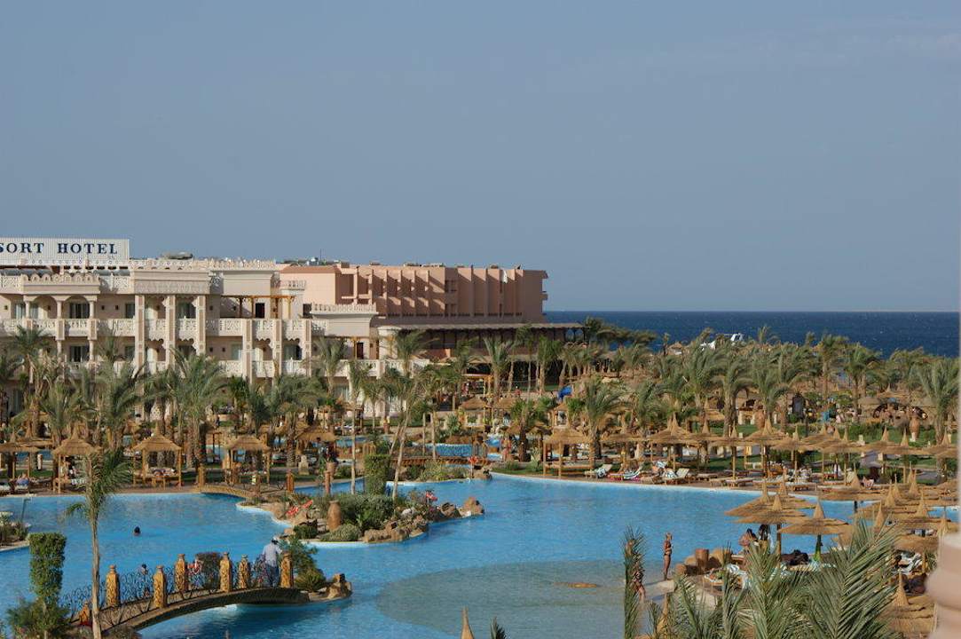 Pool und das Rote Meer Pickalbatros Palace Resort