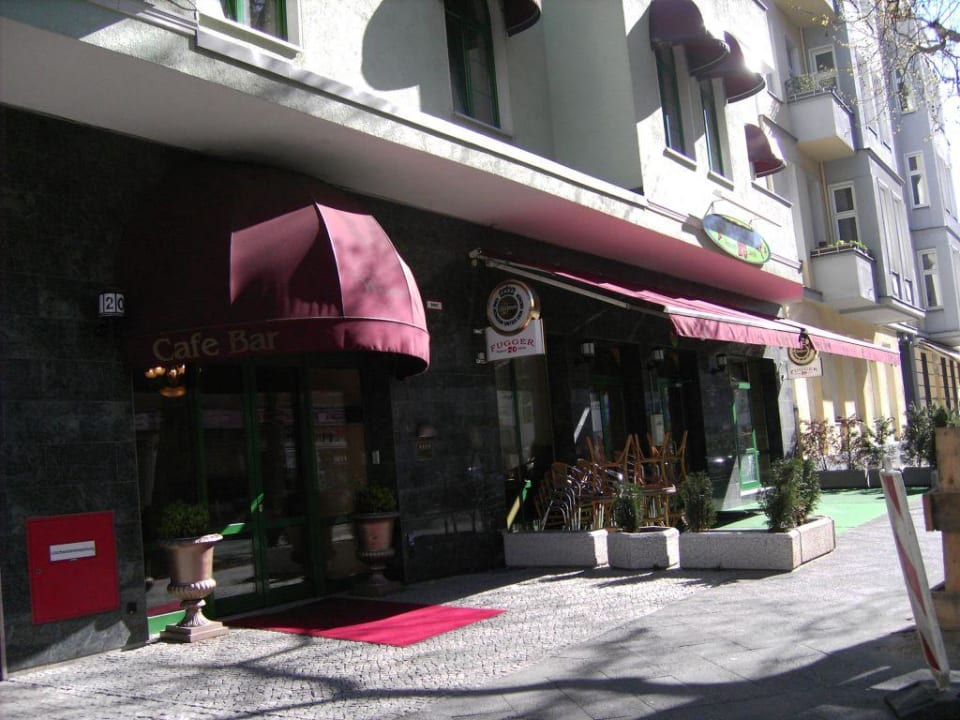 Eingangsbereich des Hotels Artim Hotel