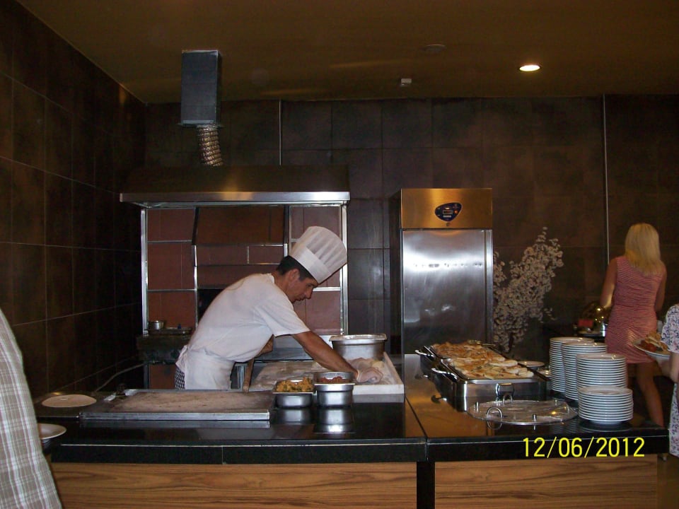 Bitte eine Pizza Alaiye Resort & Spa