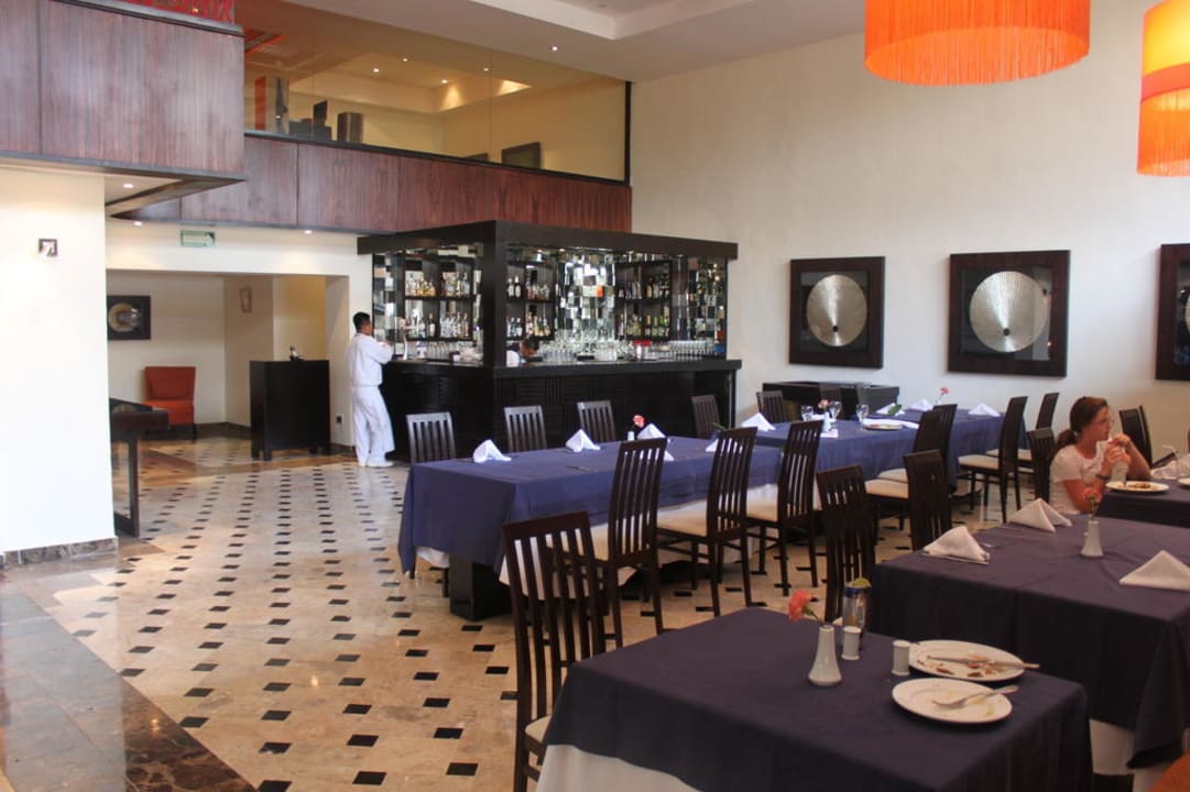 Buffet-Restaurant World-Cafe Dreams Aventuras Riviera Maya