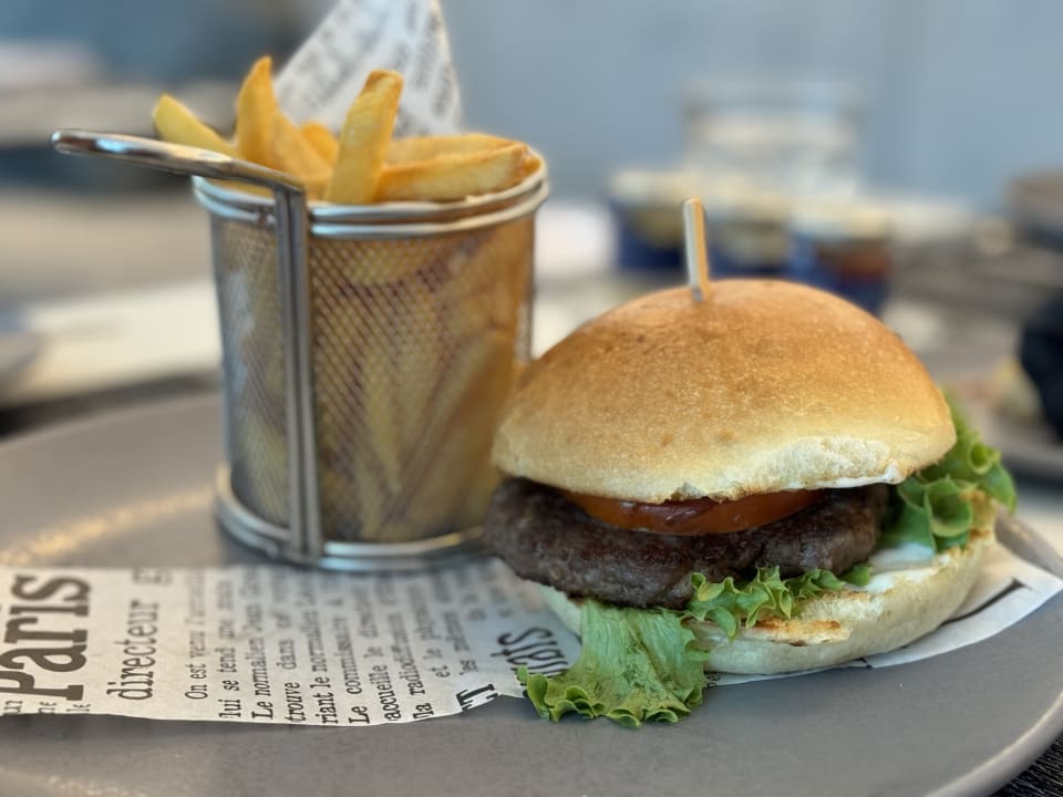 Gastro Rose Rayhaan by Rotana