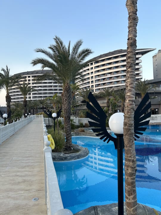 Außenansicht Royal Wings Hotel