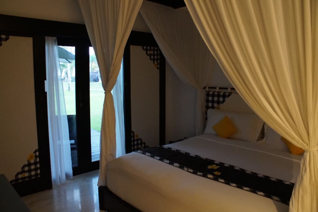 Zimmer Candi Beach Resort and Spa