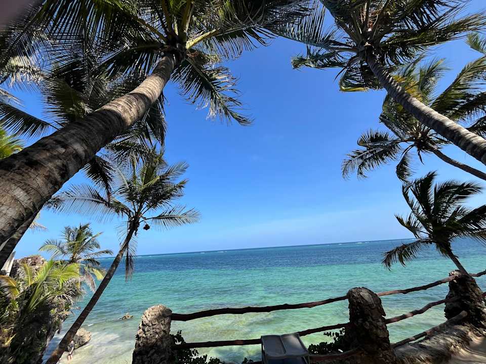 Strand Bahari Beach Hotel