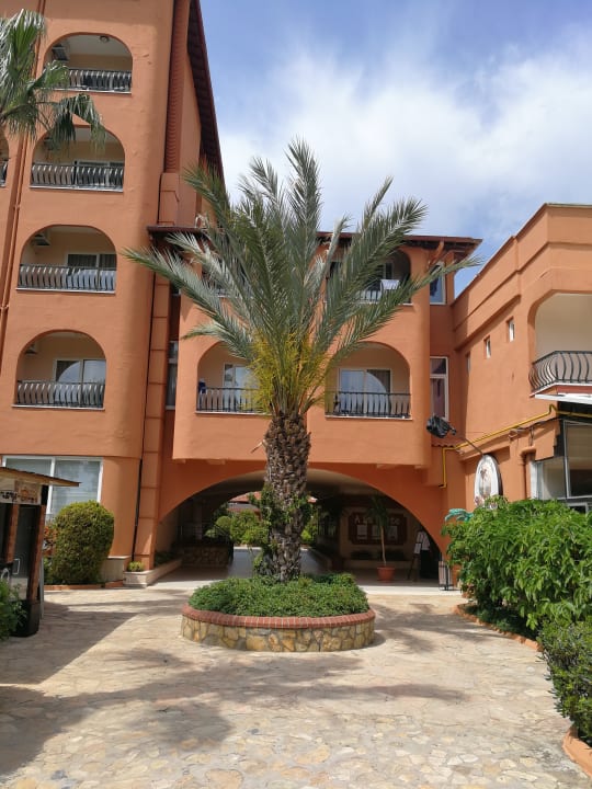 Außenansicht Club Turtas Beach Hotel