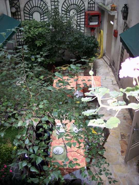 Innenhof Hotel Marmotel Etoile