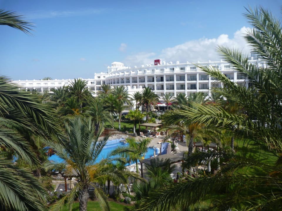 Pool und Teil des Hotels Hotel Riu Palace Maspalomas Adults Only