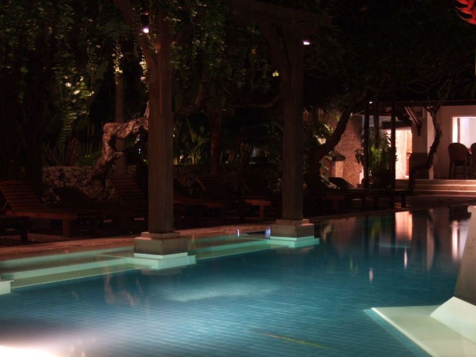 Das Puri bei Nacht Puri Santrian