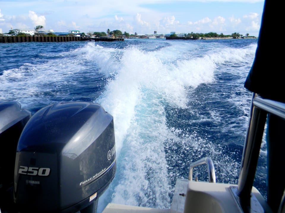 Unterwegs mit demSchnellboot Summer Island Maldives