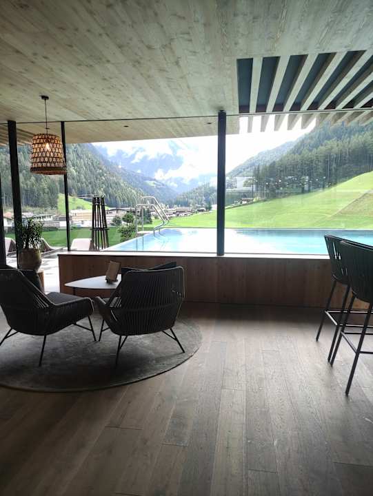 Pool Hotel Schwarzenstein