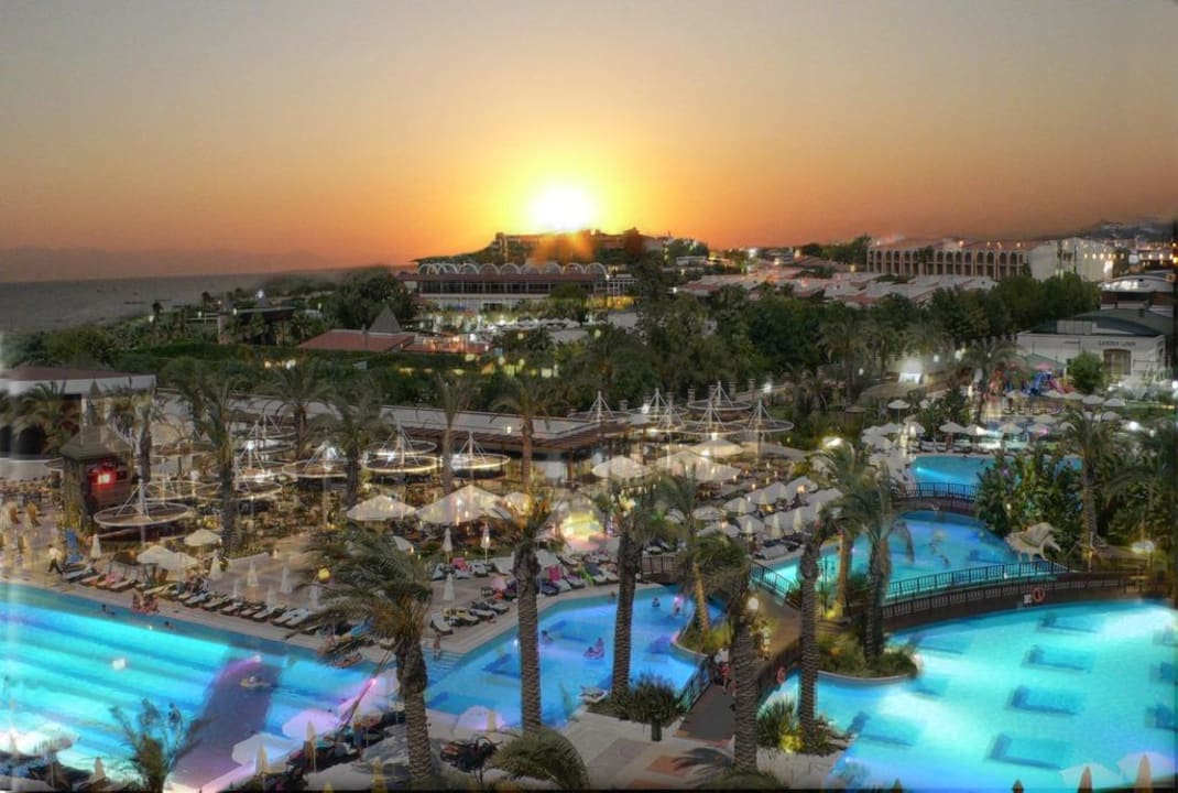 Beim Sonnenuntergang Sunis Kumköy Beach Resort Hotel & Spa