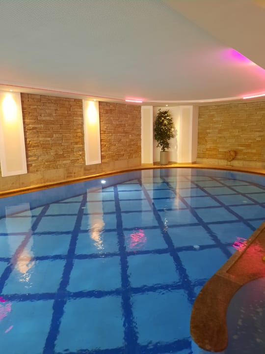Pool ZillergrundRock Luxury Mountain Resort