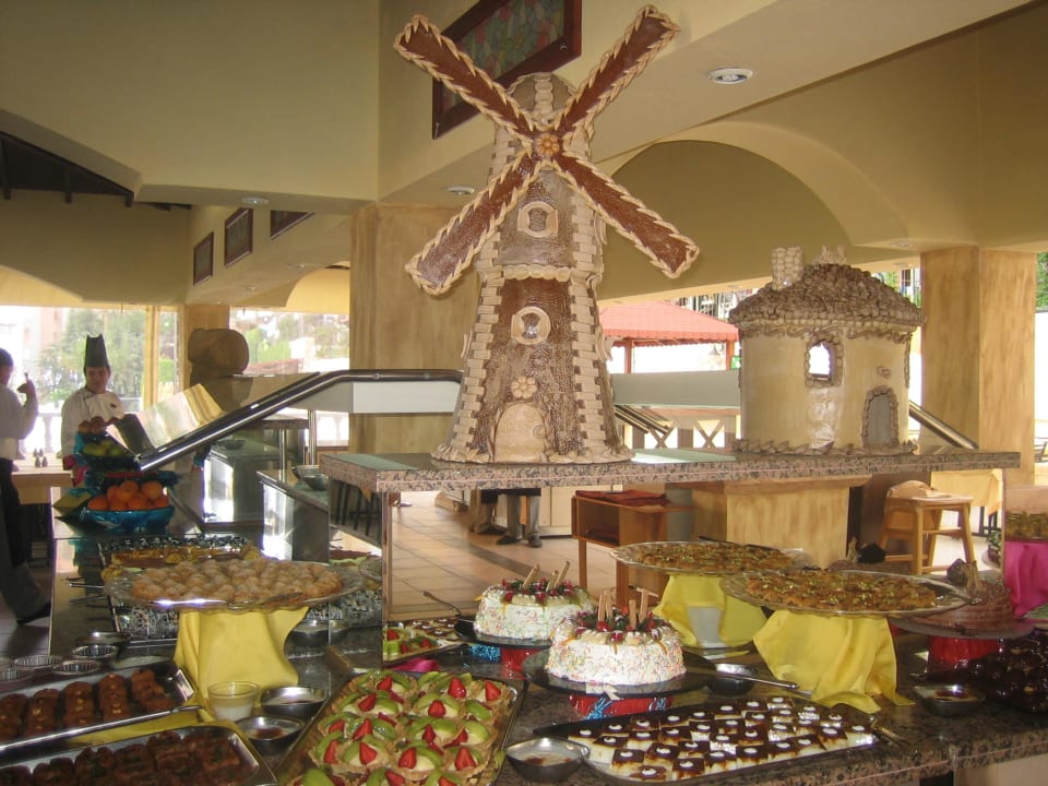 Reiche Auswahl an Kalorienbomben Hotel Club Paradiso