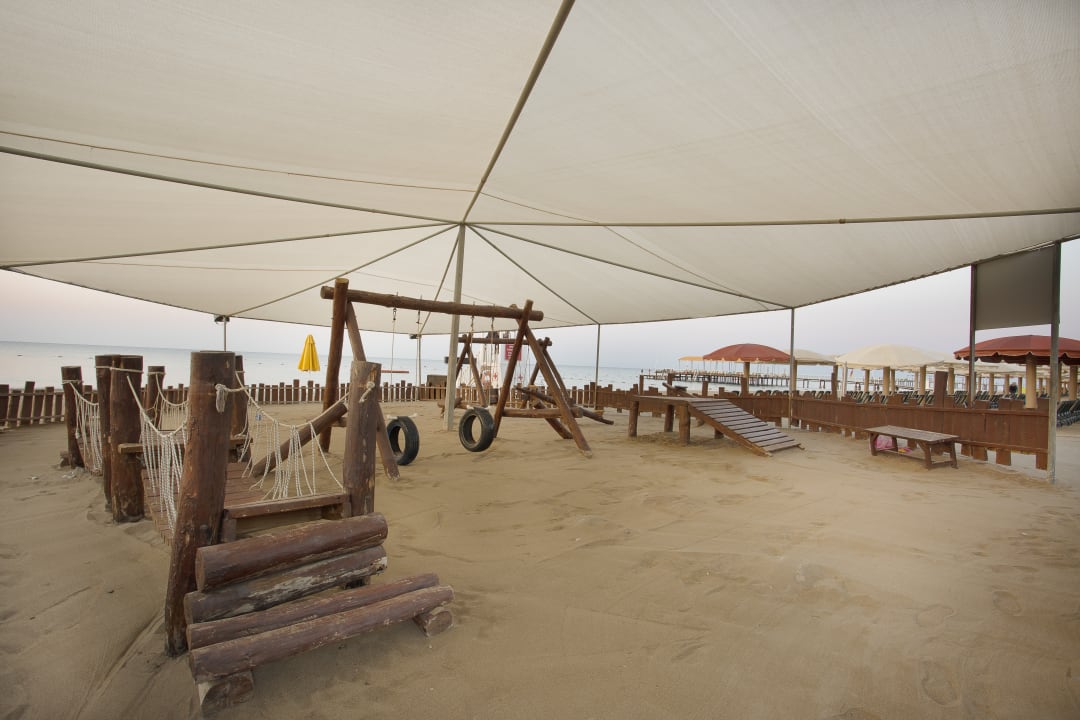 Strand Pine Beach Belek