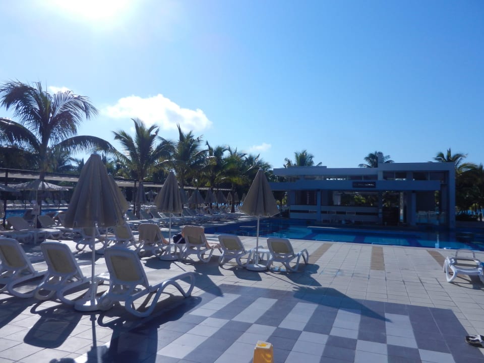 Pool mit SwimUp Bar Hotel Riu Palace Mexico