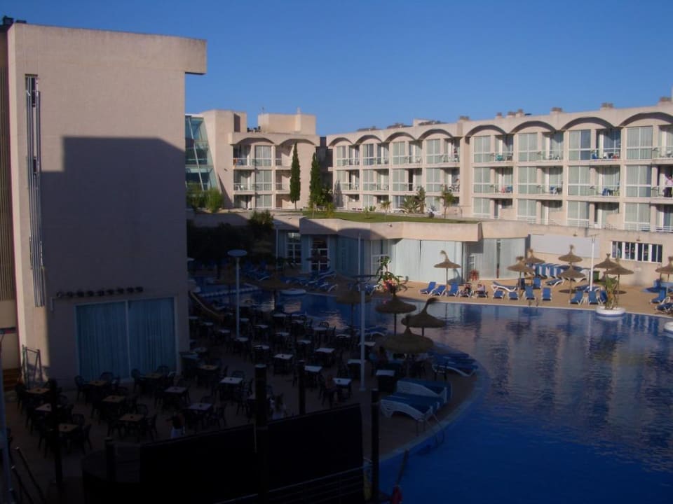 Blick vom Balkon Richtung Haupthaus Hotel Zafiro Alzinar Mar