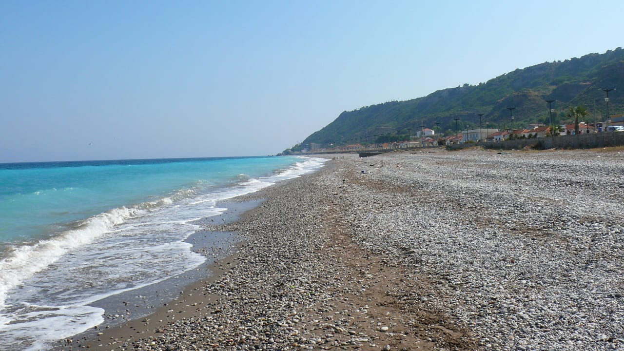 Dzika plaża kolo hotelu Hotel Sirene Beach