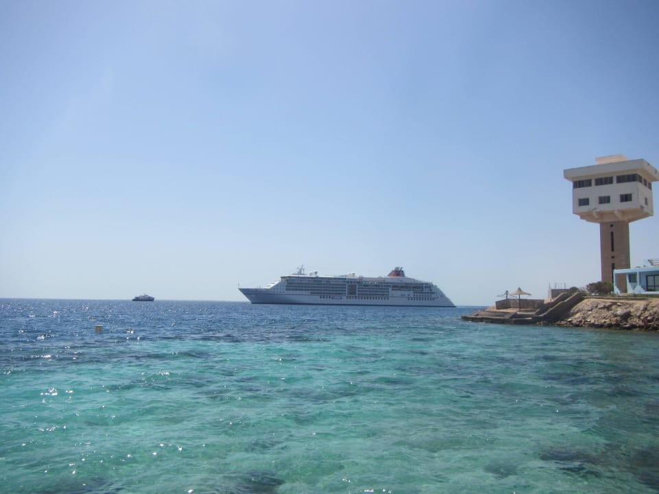 Schiff fährt zurück  Arabella Azur Resort