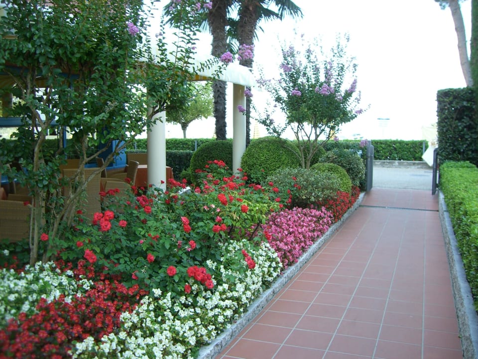 Weg zur Uferpromenade  Hotel Sportsman