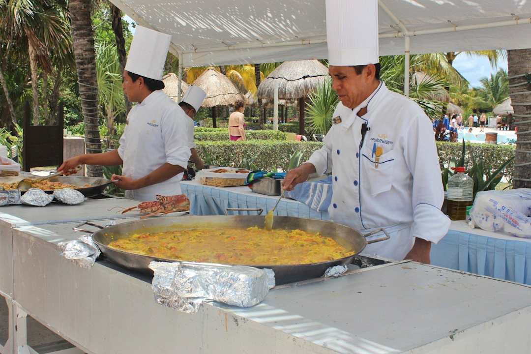 Paella am Strand Grand Palladium Kantenah Resort & Spa