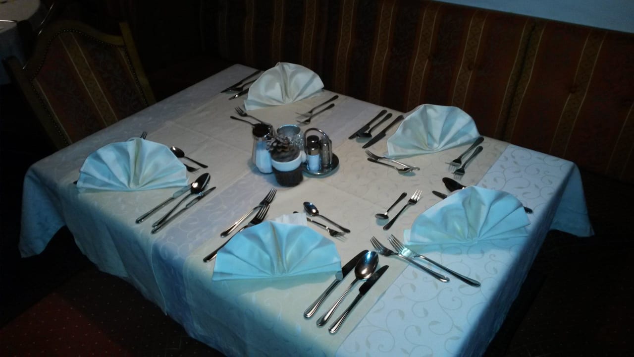Tisch für Frühstück  Hotel Berghof