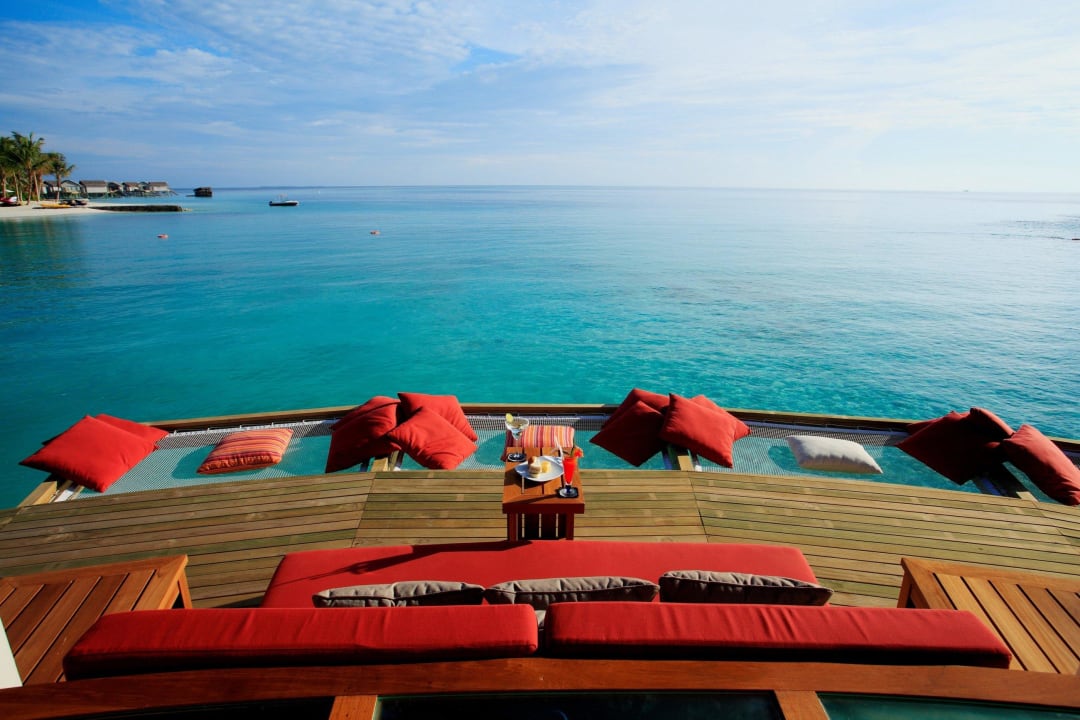 Viu Bar Centara Ras Fushi Resort & Spa Maldives