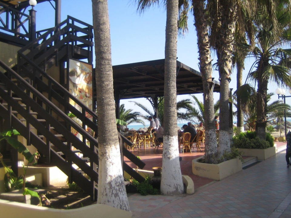 Restaurant am Strand überdacht  Hotel Paradis Palace